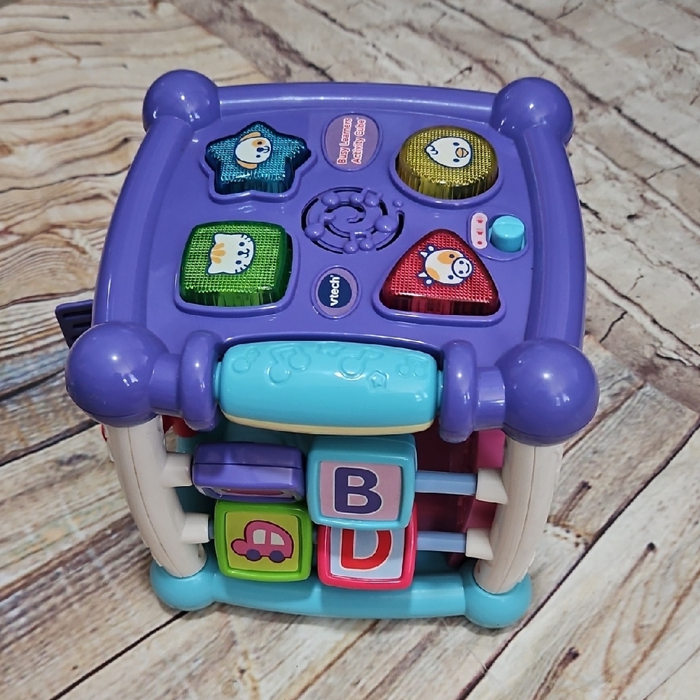 VTech Busy Learners Activity Cube, Purple